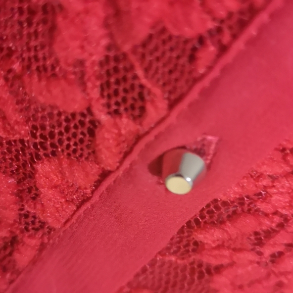 Lace tank 3/$30 🍏 - Picture 5 of 5